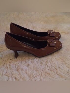 Covington Carmel Paton Leather Shine Heels